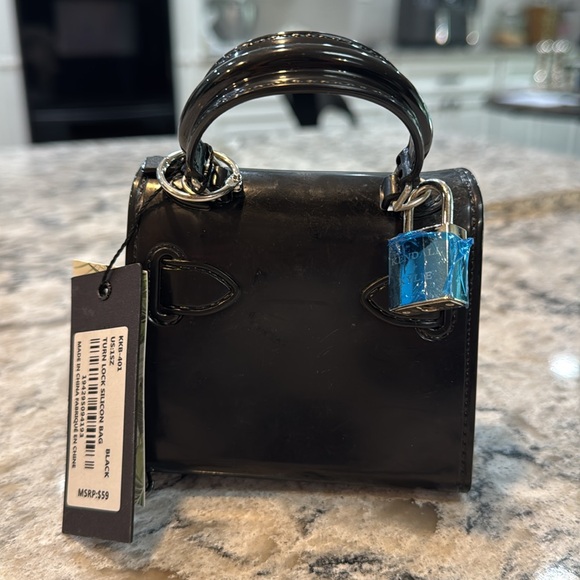 Kendall & Kylie | Lock & Key Mini Purse in Black - Picture 8 of 12